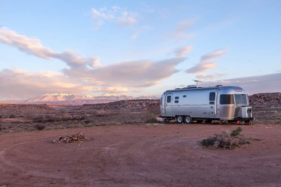 Peut On Laisser Brancher Un Camping Car En Permanence
