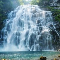Visite de la cascade du Grenand : une merveille naturelle en Savoie à découvrir