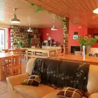 Séjour de groupe facilité par un gîte grande capacité en Haute-Loire