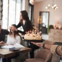 Célébrer un anniversaire à Bordeaux selon votre style de soirée idéal